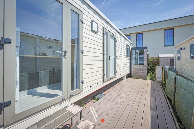 Zeer recente chalet met 3 slaapkamers en staanplaats in D...