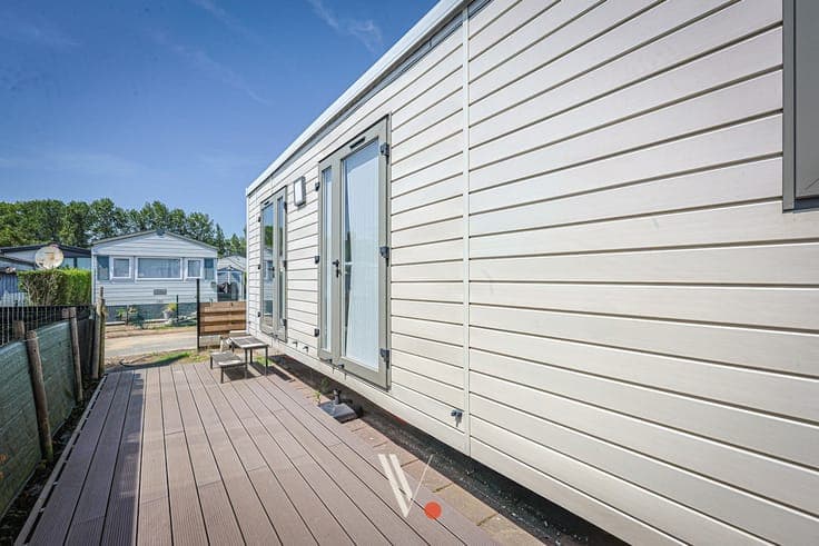 Zeer recente chalet met 3 slaapkamers en staanplaats in D...