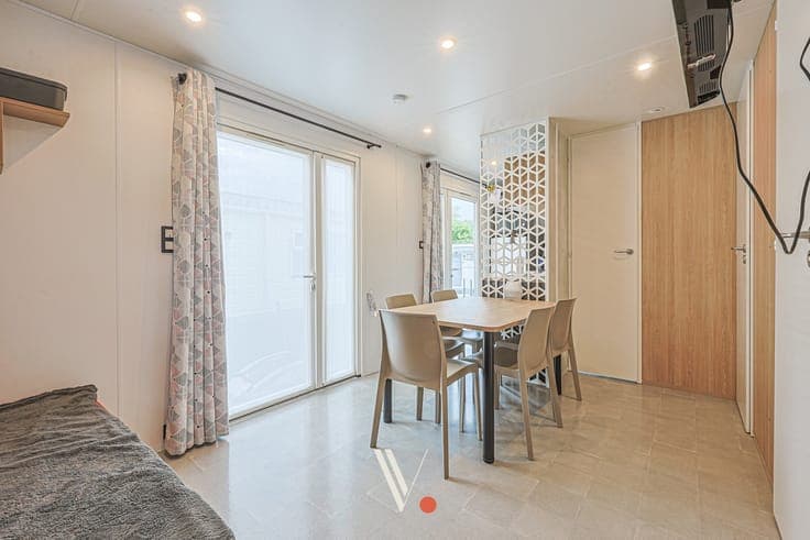 Zeer recente chalet met 3 slaapkamers en staanplaats in D...
