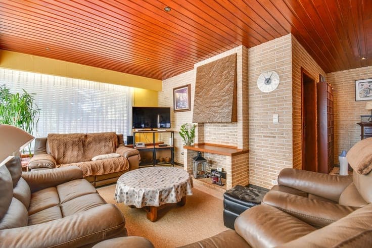 A home in need of renovation with potential in Onze-Lieve-Vr