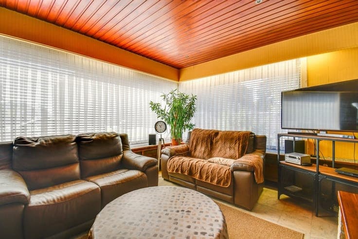 A home in need of renovation with potential in Onze-Lieve-Vr