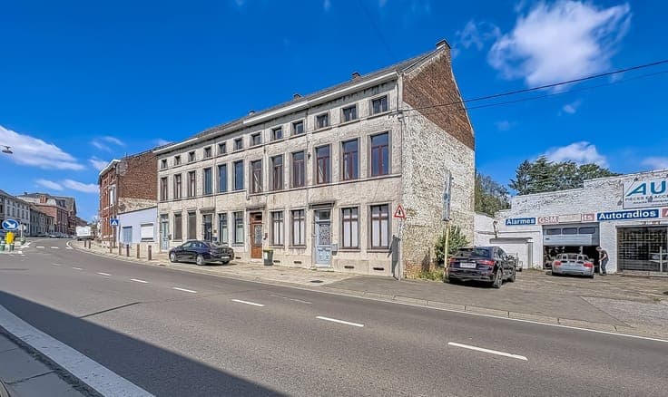 GRANDE ET LUMINEUSE MAISON 3F A RENOVER