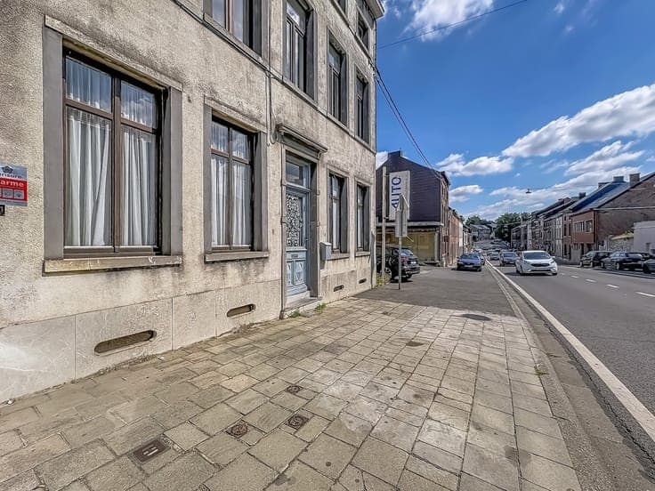 GRANDE ET LUMINEUSE MAISON 3F A RENOVER