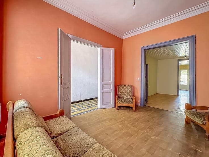 GRANDE ET LUMINEUSE MAISON 3F A RENOVER