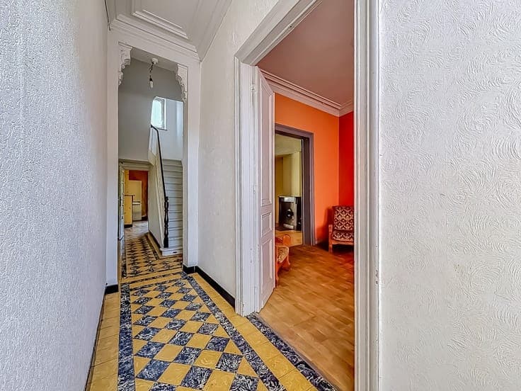 GRANDE ET LUMINEUSE MAISON 3F A RENOVER