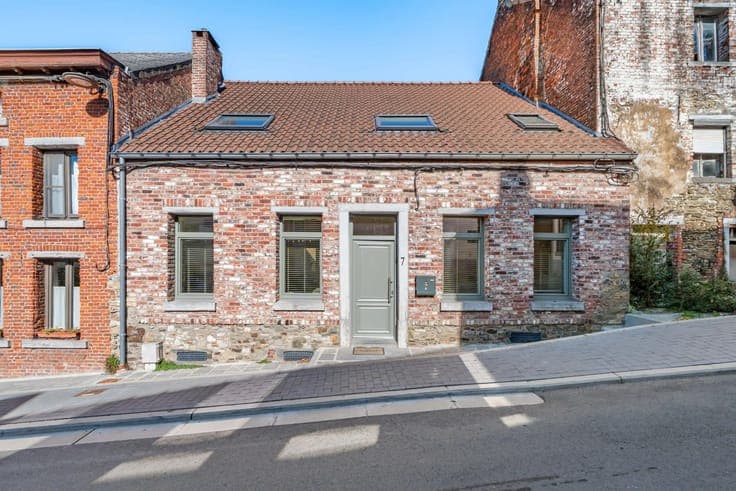 Sale - House Soignies - 370,000 €
