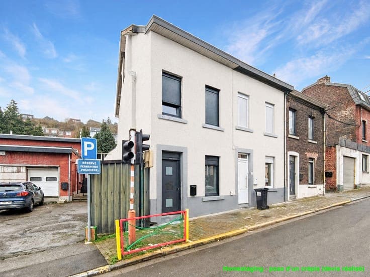 Three-sided house ideal for a first purchase or investment