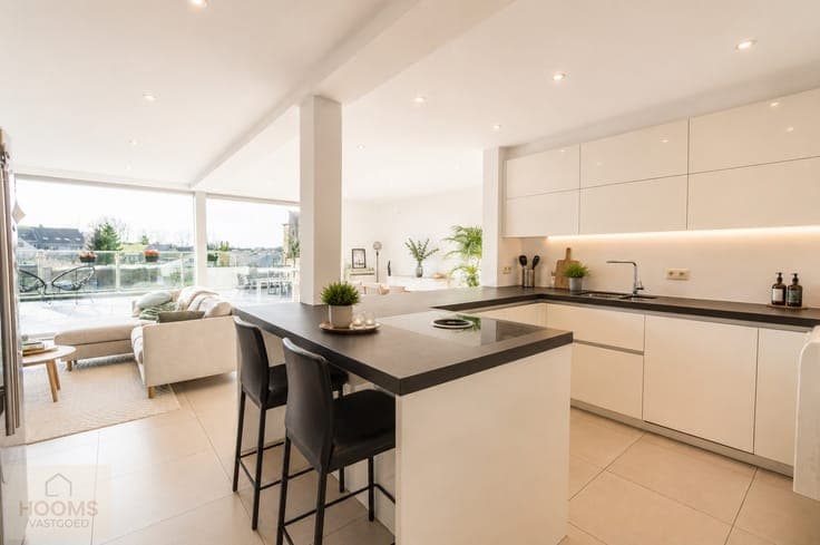 Appartement met 3 slaapkamers, groot zongericht terras en...