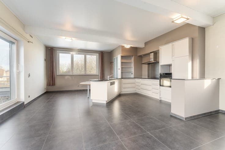 Commercial property with loft and garden
