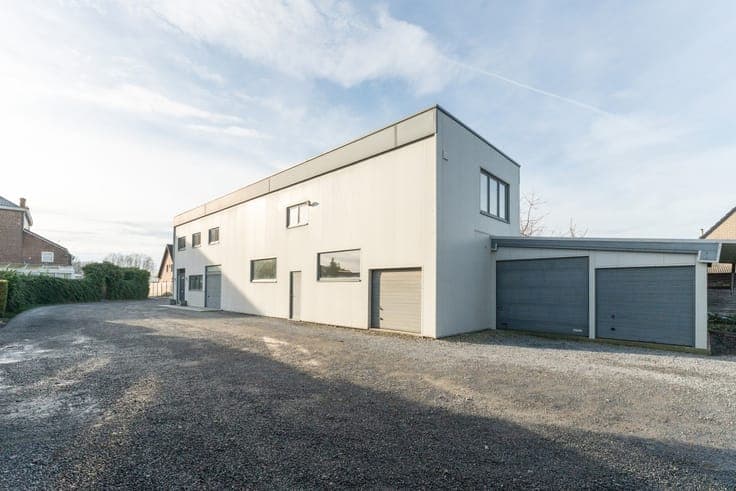 Commercial property with loft and garden