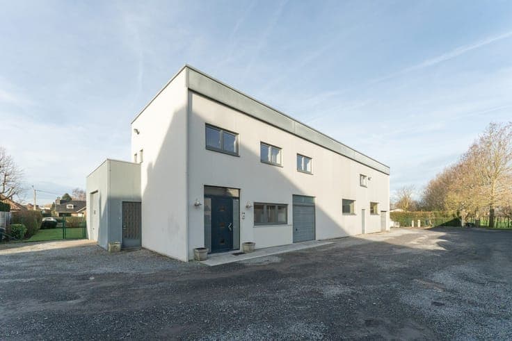 Commercial property with loft and garden