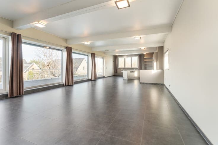 Commercial property with loft and garden