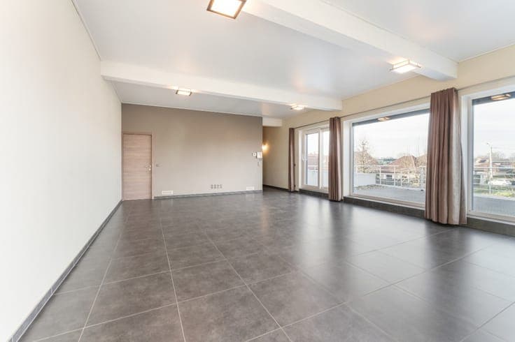 Commercial property with loft and garden