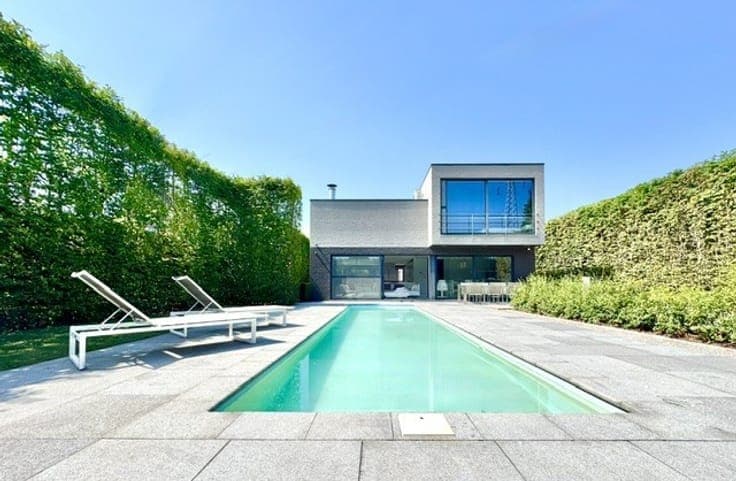 MODERNE VILLA | 1.027 M²