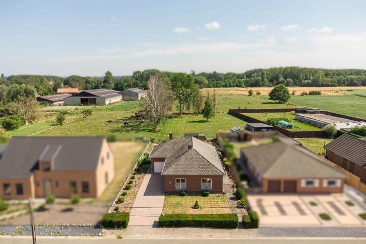 Te renoveren alleenstaande woning met zuidgerichte tuin en w