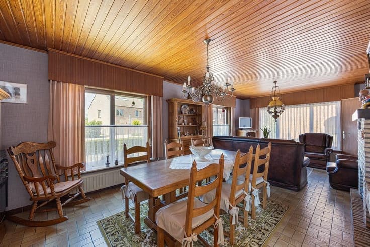 Te renoveren alleenstaande woning met zuidgerichte tuin en w