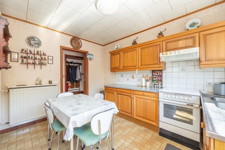 Te renoveren alleenstaande woning met zuidgerichte tuin en w