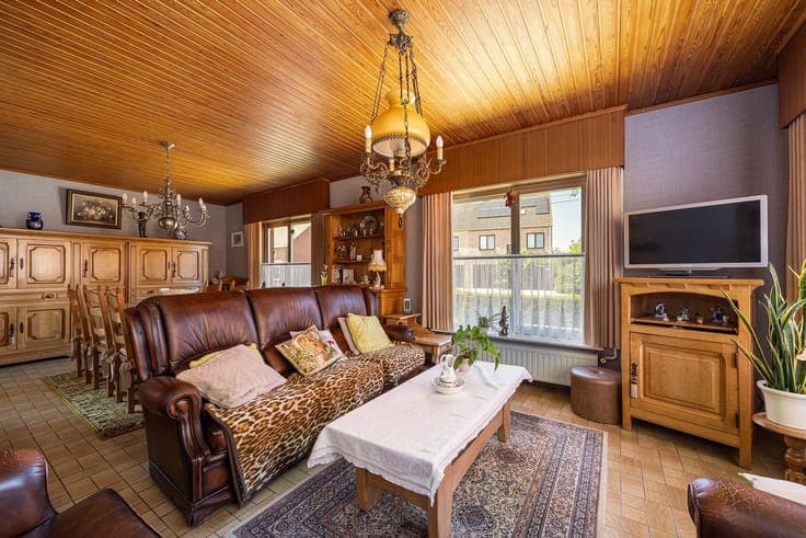 Te renoveren alleenstaande woning met zuidgerichte tuin en w