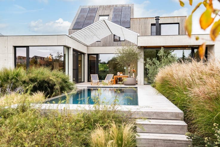 Architect-designed villa where light meets nature