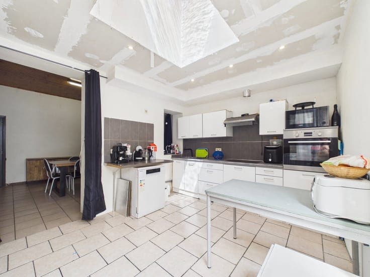 4-bedroom house with GARDEN
