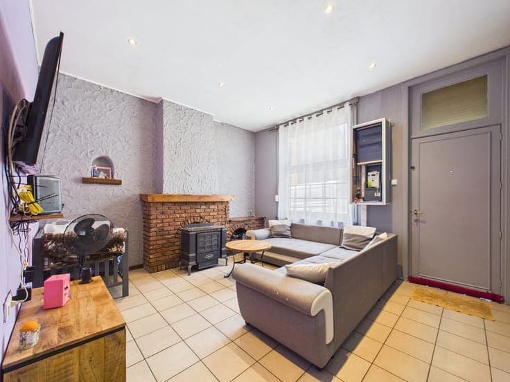 4-bedroom house with GARDEN