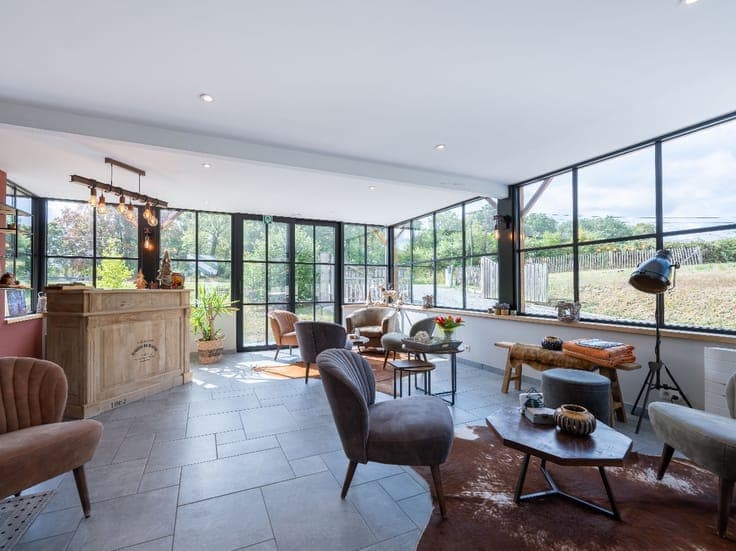 B&B with 6-Bedrooms on 4,852 m² of Land – Ferrière