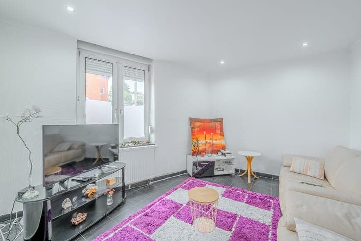 FOR SALE – 2-BEDROOM HOUSE WITH PARKING