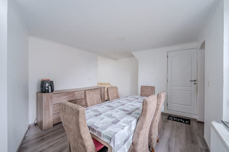 FOR SALE – 2-BEDROOM HOUSE WITH PARKING