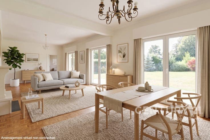 Within walking distance of the train station – 240 m² villa