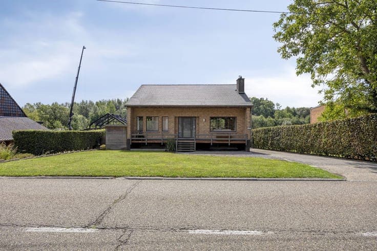 Renovated open building on 28a23 in Halen