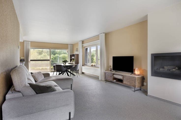 Renovated open building on 28a23 in Halen