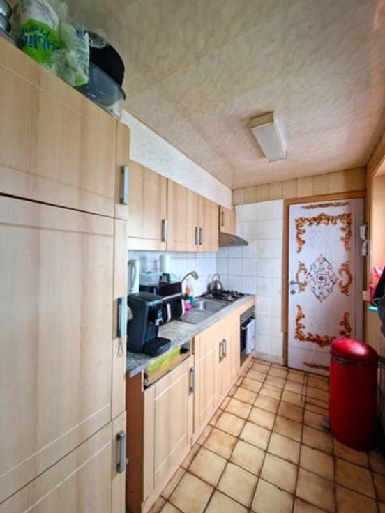 A ready-to-move-in 3-bedroom house with a garden-Overboelare