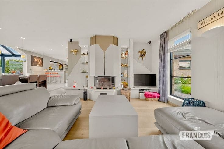 Spacious villa with stunning views and 4 bedrooms in Zuienk…
