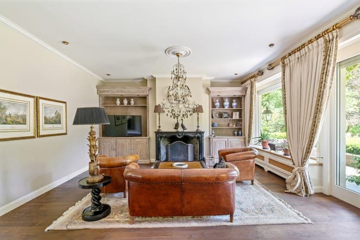 Unique villa on approximately 8.4 hectares of parkland.