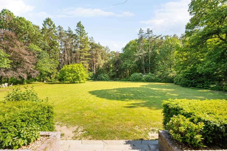 Unique villa on approximately 8.4 hectares of parkland.