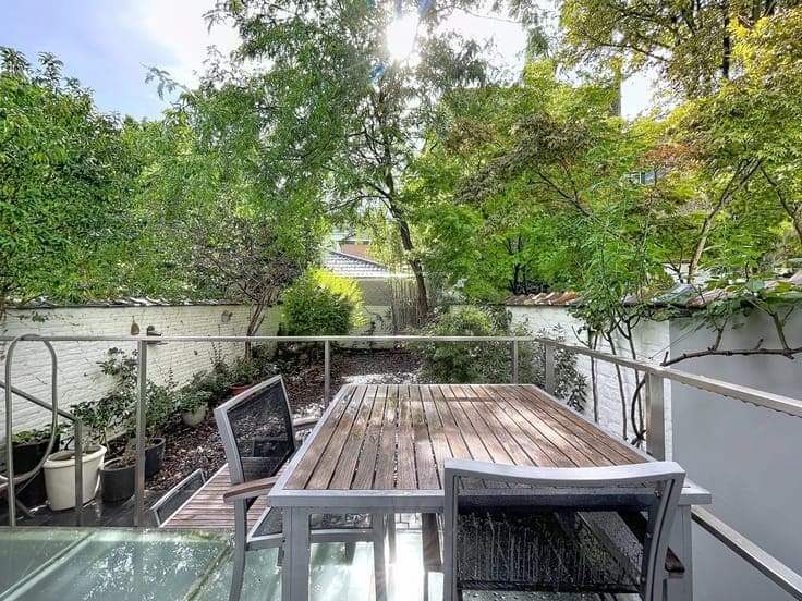 Châtelain — Exceptional renovated townhouse with garden
