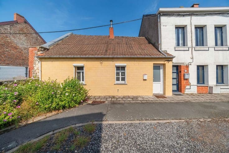 Petite maison plain-pied, 1 chambre son beau jardin et son g