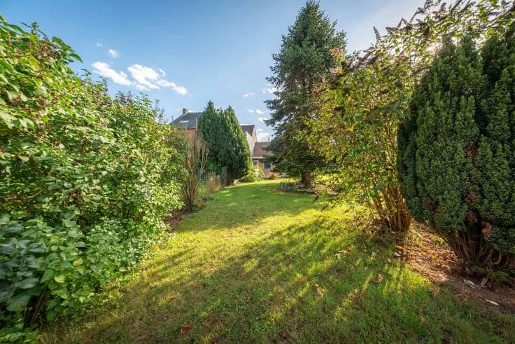 Petite maison plain-pied, 1 chambre son beau jardin et son g