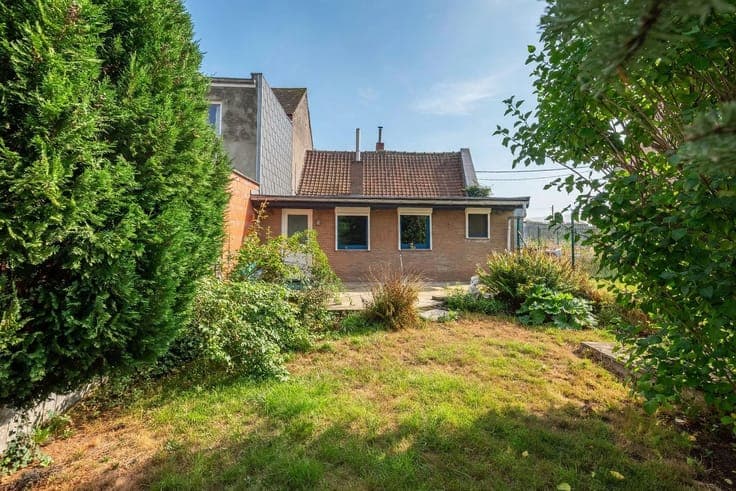 Petite maison plain-pied, 1 chambre son beau jardin et son g