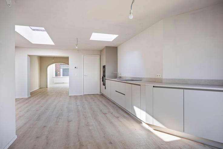 Kloeke en heel ruime instapklare woning!