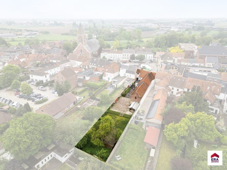 Commercial property with residence in Wakken