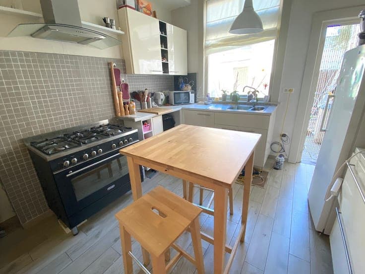 ZWANKENDAMME: RUIME, TE MODERNISEREN WONING MET ZONNIG TE...