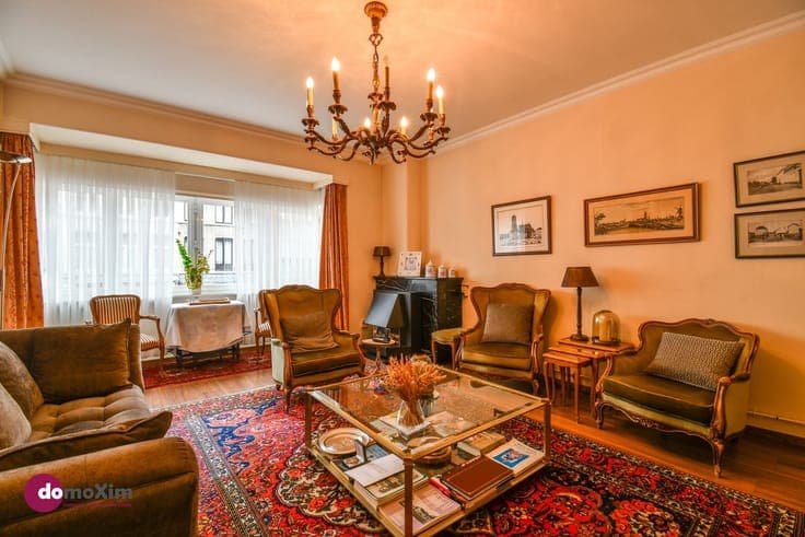 Attractive Investment Property with 3 Apartments and a Let C