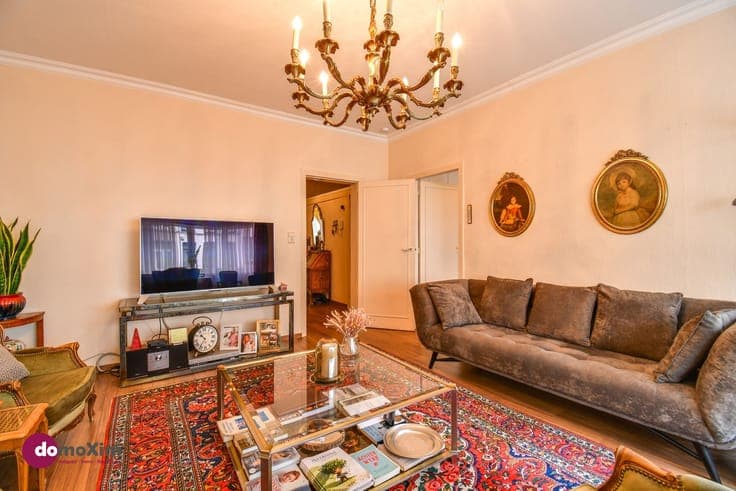 Attractive Investment Property with 3 Apartments and a Let C