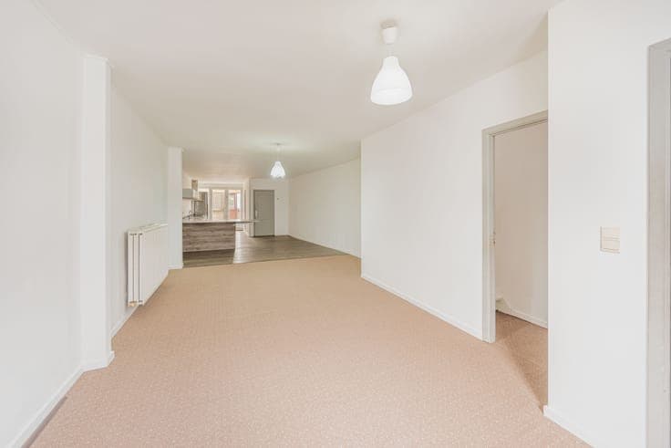 Move-in ready home with 3 bedrooms and 2 bathrooms