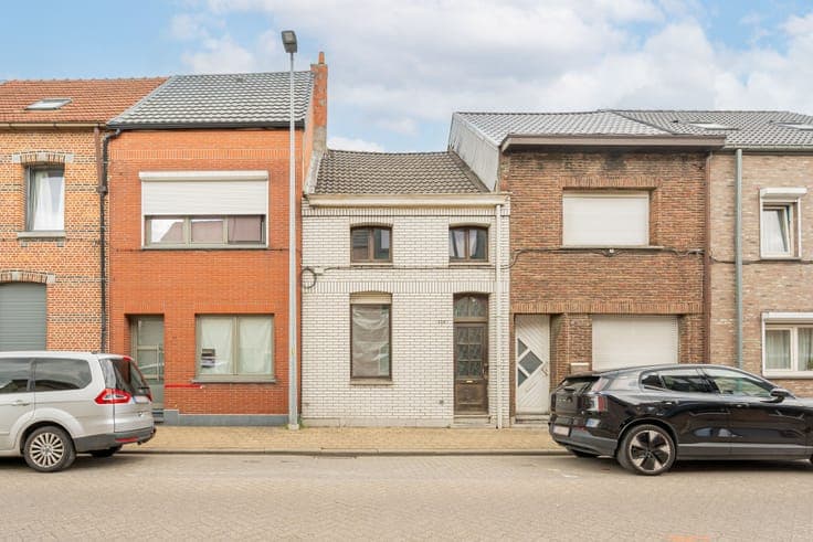 Move-in ready home with 3 bedrooms and 2 bathrooms