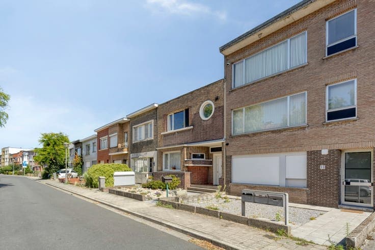 Charmante RW in de 'Unitaswijk' met 3 slks en grote tuin!