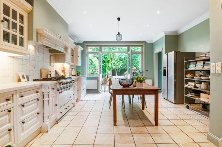Characterful home with 4 bedrooms for sale in Temse