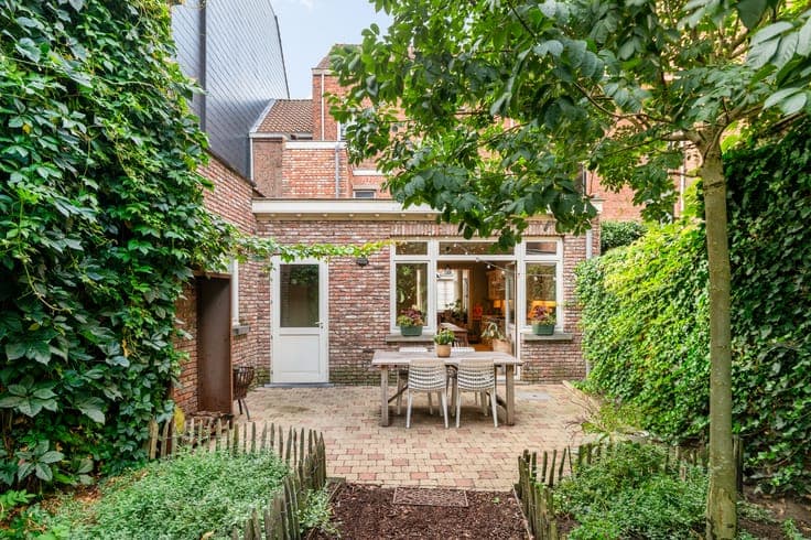 Characterful home with 4 bedrooms for sale in Temse