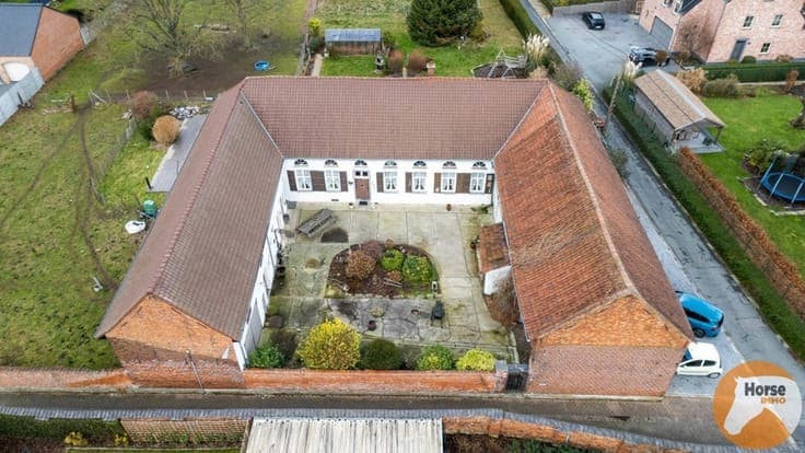 GERAARDSBERGEN - Hoeve met studio